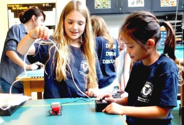 18 Science And Computer Summer Camps For Boston Kids Who Love Stem Mommypoppins Things To Do In Boston With Kids - roblox educational partnership engineering classes for kids