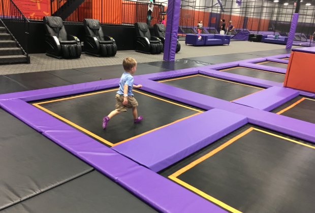 Bounce In To Altitude Trampoline Park In Katy Mommypoppins Things To Do In Houston With Kids