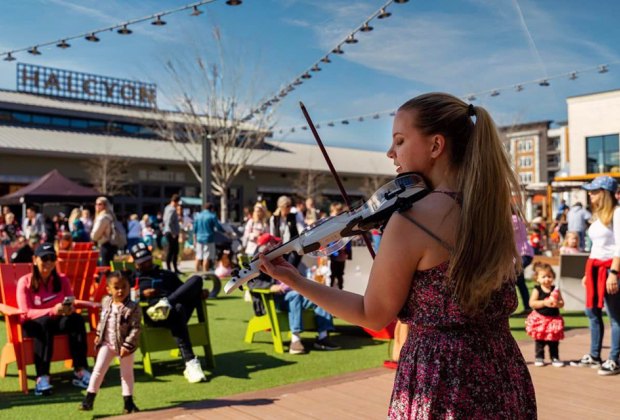 Groovin’ on the Green at Halcyon: Best Places to Enjoy Live Music and Theater with Kids in Atlanta: 