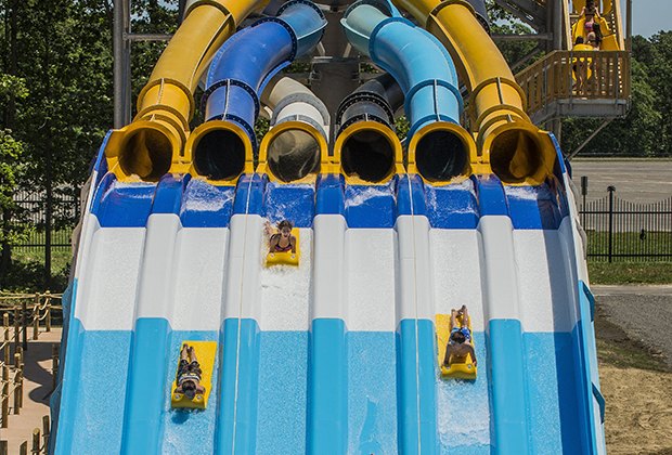 Top Water Parks For New Jersey Kids And Families Mommypoppins Things To Do In New Jersey With Kids - slide down huge slide roblox