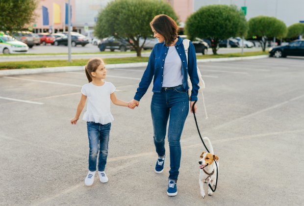 7 Single Parent Hacks for Entertaining Kids (and Staying Sane) Every Day of the Week