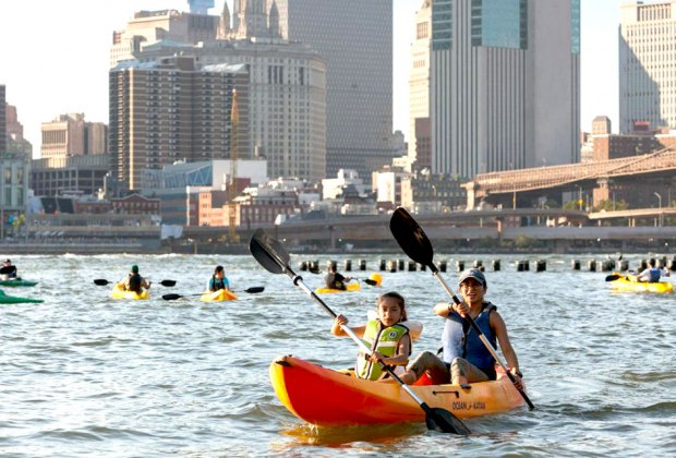 Things to do in NYC on Father's Day: Kayaking in Brooklyn Bridge Park