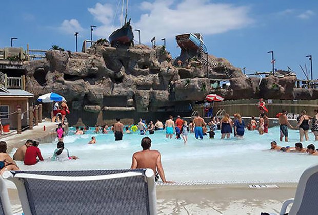 Top Water Parks For New Jersey Kids And Families Mommypoppins Things To Do In New Jersey With Kids - biggest water park on roblox roblox