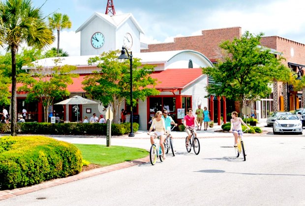 Charleston Family Travel Guide Hop on bikes to tour Charleston, SC. Photo courtesy of explorecharleston