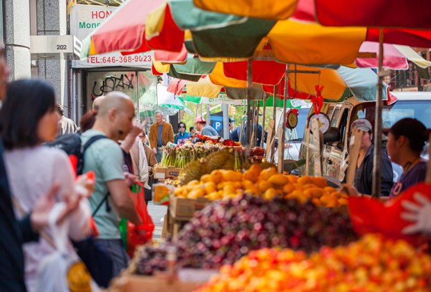 Things to do in NYC: Street market in Chinatown