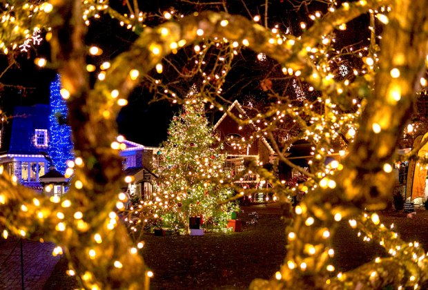 Christmas Towns and Santa's Villages: Peddler's Village