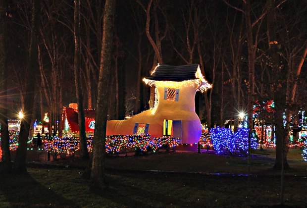 Most Spectacular Holiday And Christmas Light Displays In New Holiday And Christmas Light Displays