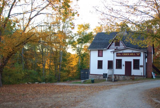 B. F. Clyde's Cider Mill : A Delicious Mystic Steam Powered Autumnal Tradition