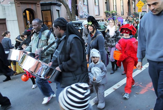 Cobble Hill Halloween Parade