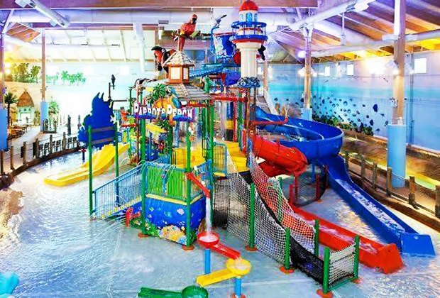 9 Indoor Water Parks Perfect For A Warm Getaway Near Nyc