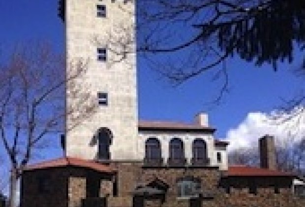 Connecticut Hiking Challenge: Have Fun & Win a Medal on These Family Hikes