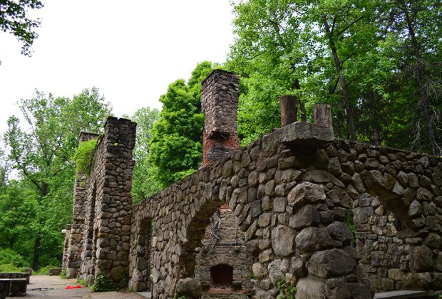What's Open in Coronavirus Shutdown: Parks, Gardens, Hikes You Can Do While Social Distancing Explore the ruins of Cornish Estate in Cold Spring. Photo by Meagan Newhart