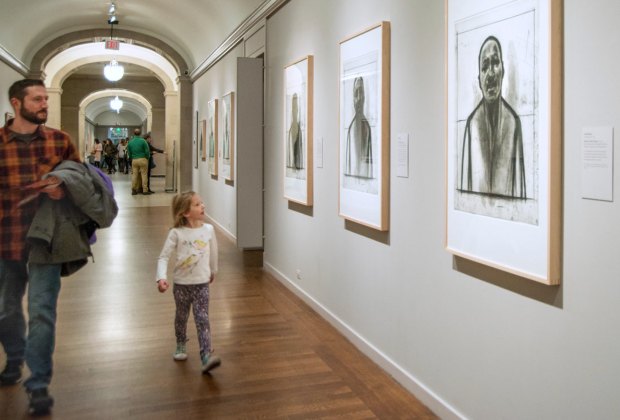 Exploring the MFA with Kids: kids looking at art