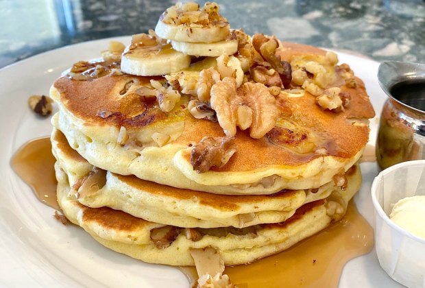 Image of stack of pancakes-Best Places for Breakfast in Connecticut