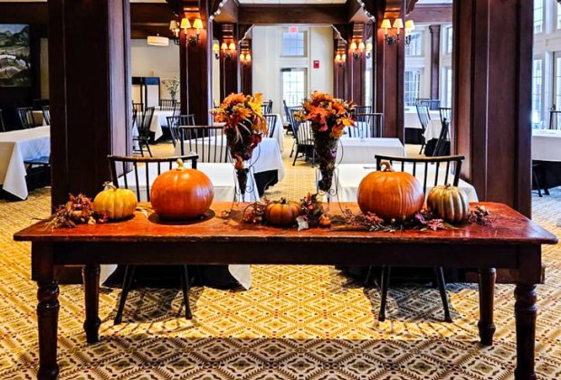 Image of restaurant decorated for Thanksgiving in Connecticut.