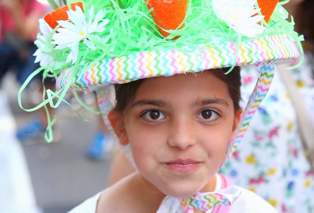 (Video) Crazy Cool Easter Bonnets and Kids at the NYC Parade