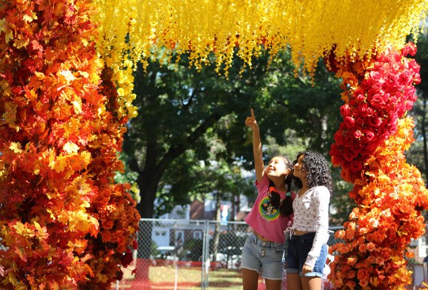 The Fall Escape At Queens County Farm Museum Is A Stunning Outdoor Wonderland Mommypoppins Things To Do In New York City With Kids