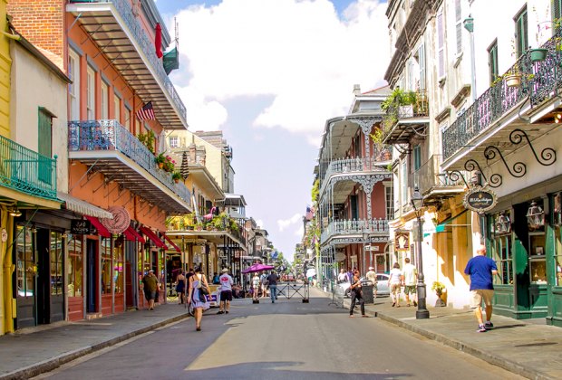 New Orleans Family Travel Guide Explore Royal Street in the New Orleans French Quarter. Photo courtesy of New Orleans & Company