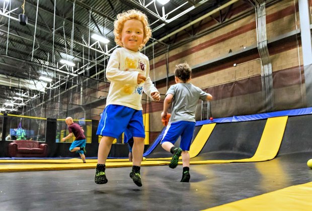 Image of kids at trampoline park - Trampoline Parks Near Boston