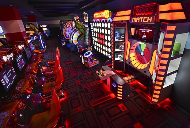 9 Nyc Arcades For Kids Birthday Parties Mommypoppins Things To Do In New York City With Kids - party house update new vip rooms roblox