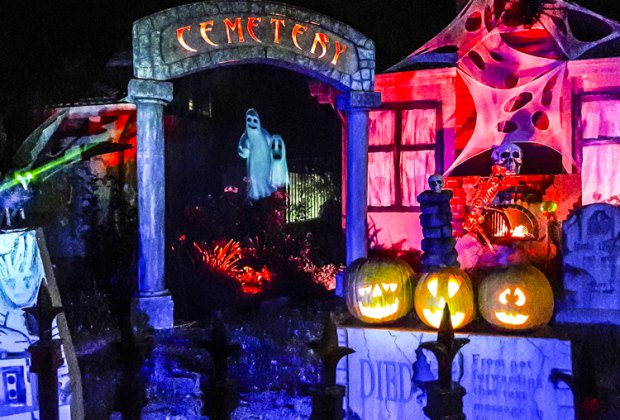 Free Haunted Houses and Halloween Displays: Haunted Groundz