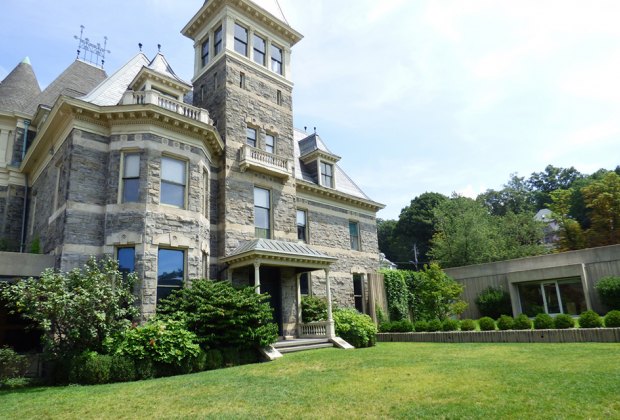 Family Day Trip to the Hudson River Museum in Yonkers | MommyPoppins