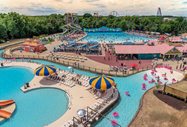 Outdoor Water Parks Near DC: Hurricane Harbor at Six Flags America