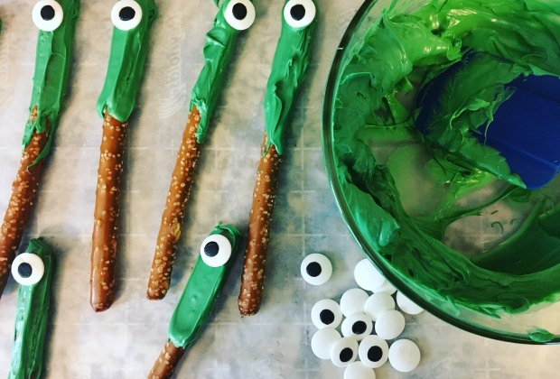 Easy Halloween Treats for Kids and Classroom Parties These easy Halloween treats are perfect for those classroom parties.