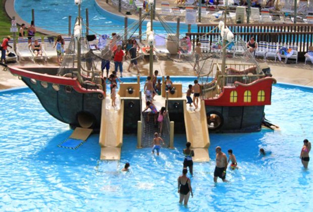 Top Water Parks For New Jersey Kids And Families Mommypoppins Things To Do In New Jersey With Kids - crazy tube slides roblox water park world 7