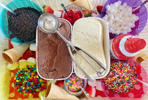 Easy Recipes for Kids: Ice cream dessert board