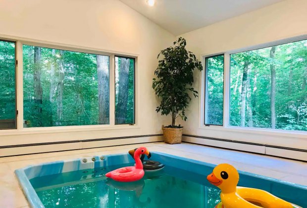 airbnb poconos indoor pool