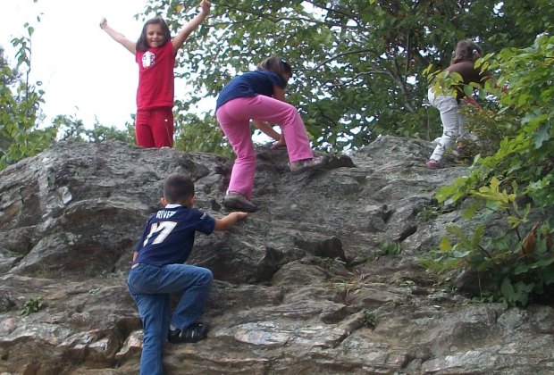 kids hiking in CT
