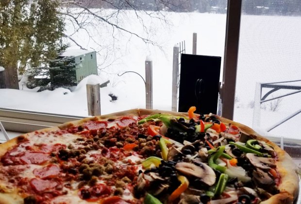  Ere's Pizza A pizza and Mirror Lake Things to Do in Lake Placid on a Winter Vacation Status message