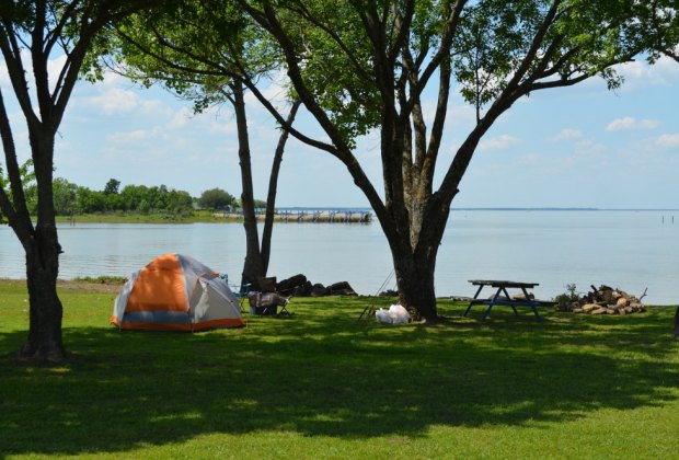 8 Texas Swimming Lakes To Visit For Unforgettable Family Getaways Mommypoppins Things To Do In Houston With Kids