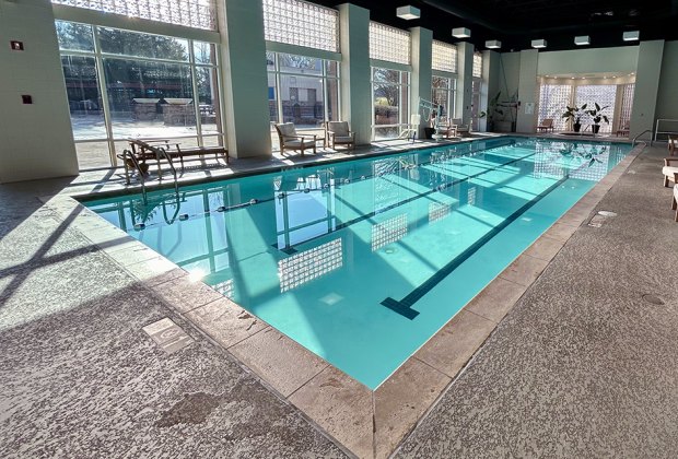 Lansdowne Resort: indoor pool