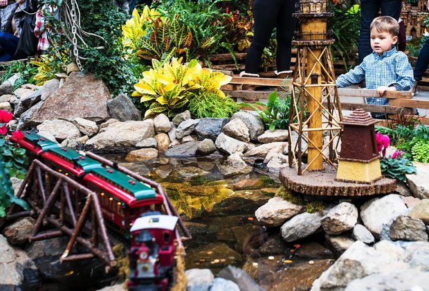 What S New At The Nybg Holiday Train Show In 2019 Mommypoppins