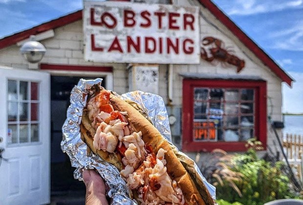 Fun Things To Do with Dad on Father's Day 2022: Grab a Lobster Roll!