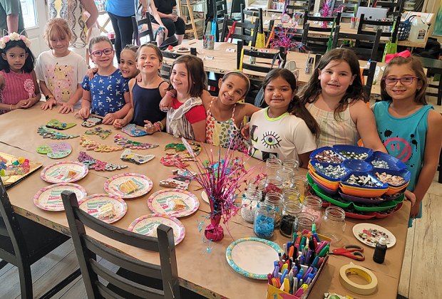 Arts and crafts studios for birthday parties on Long Island: The Art of Art Studio