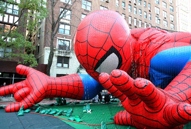 Things to do in New York Macy's Thanksgiving Day Parade Balloon Inflation