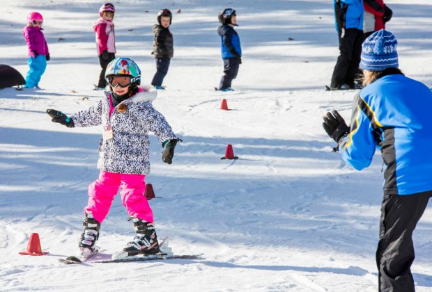 6 Places Where Kids Can Learn To Ski Or Snowboard Near Boston Mommypoppins Things To Do In Boston With Kids