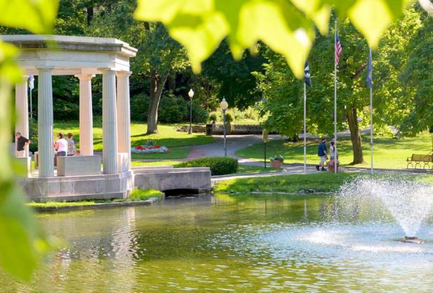 Upstate New York getaways: Congress Park in Saratoga