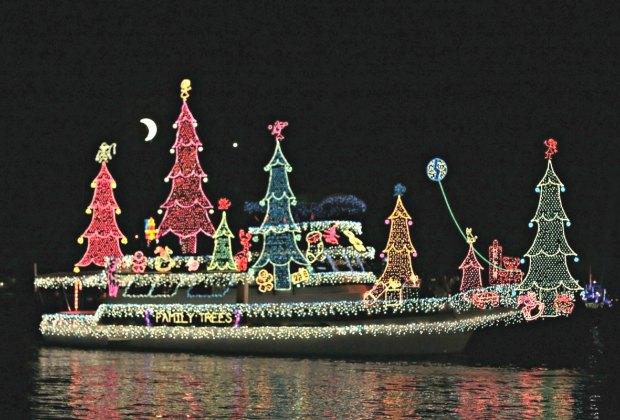 Things To Do in Newport Beach and Costa Mesa with Kids: Newport Beach Boat Parade