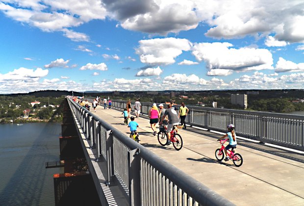 Things To Do in Poughkeepsie with Kids: Walkway over the Hudson