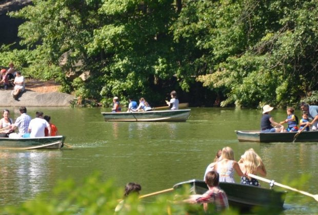 NYC boat ride with kids row boats in Central Park