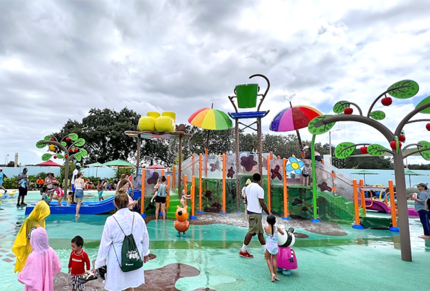 Peppa Pig Theme Park: Muddy Puddles Splash Pad