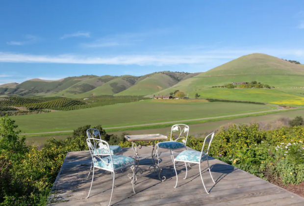 California Vacation Home Rentals for Families:Pick fruits and see peacocks at this farm stay.