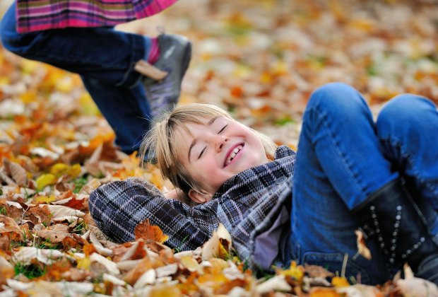  Fall Foliage near Los Angeles: Jump in the leaves!