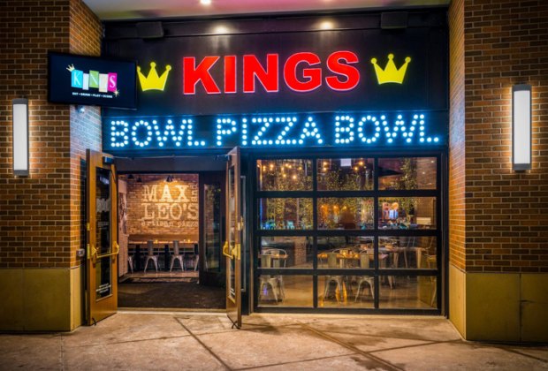 Kings Bowl and PIzza is one of the kid-friendly restaurants in Chicago