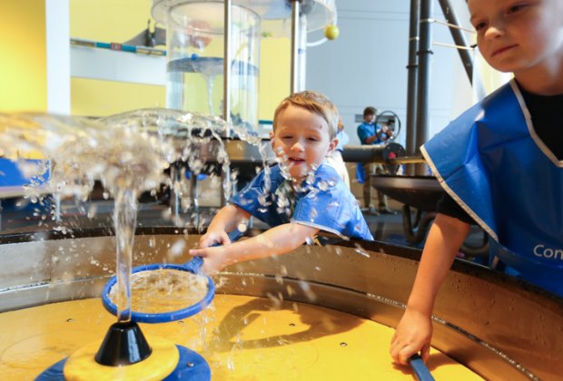 Image of children at the Connecticut Science Center