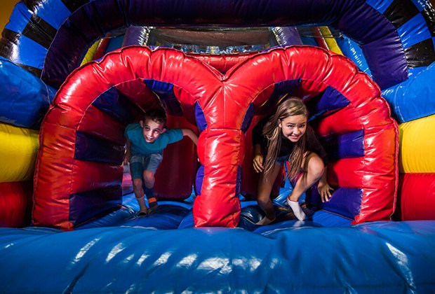 Bounce Houses And Trampoline Parks For Long Island Kids Mommypoppins Things To Do In Long Island With Kids